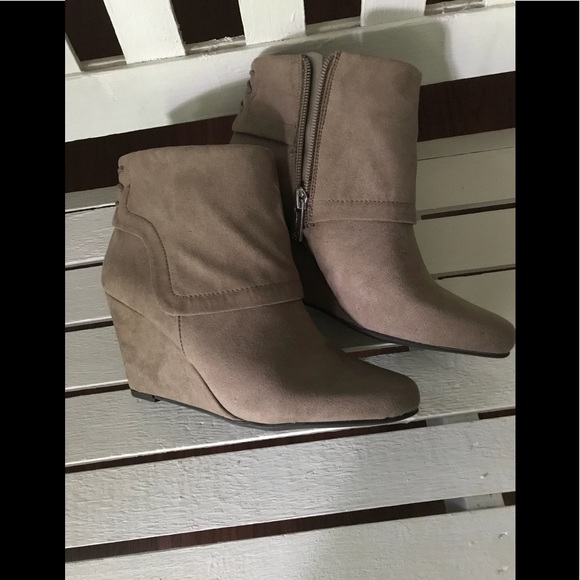 JS- REACA  Warm Taupe Bootie - Picture 2 of 5